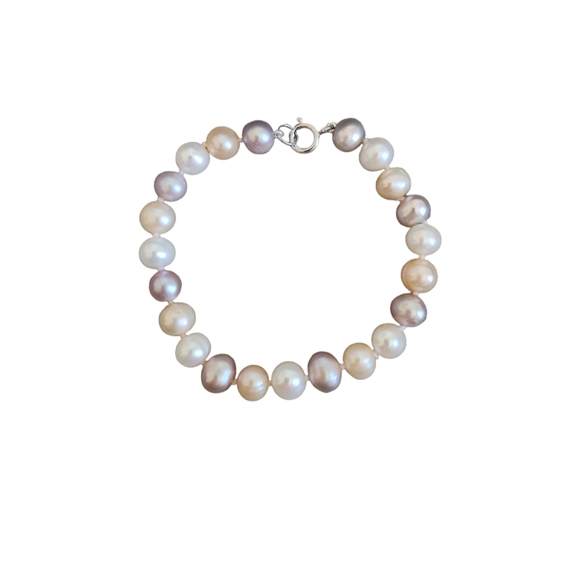 Other Jewelry - Freshwater Pearls Bracelet